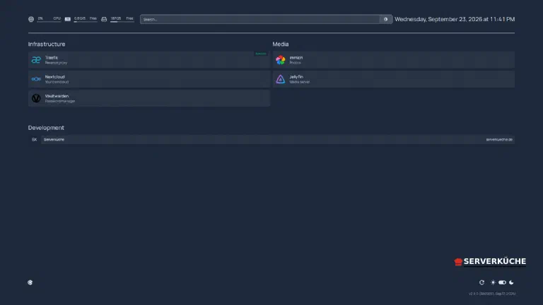 Live status: the Traefik tile reports RUNNING straight from the Docker socket The dashboard with a Traefik tile that shows the status RUNNING live from Docker
