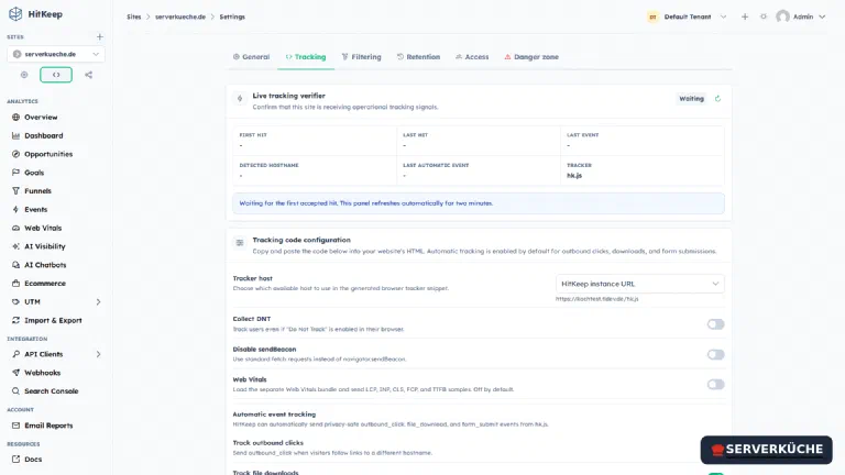 The tracking tab delivers the snippet and checks live whether hits arrive. HitKeep tracking settings: live verifier waits for the first hit, below it the configuration of the tracking code with tracker host and options like DNT and Web Vitals.