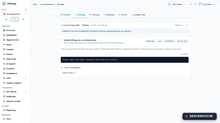HitKeep tracking settings: live verifier waits for the first hit, below it the installation methods Script tag, npm, WordPress and Server-side with the ready-made snippet.