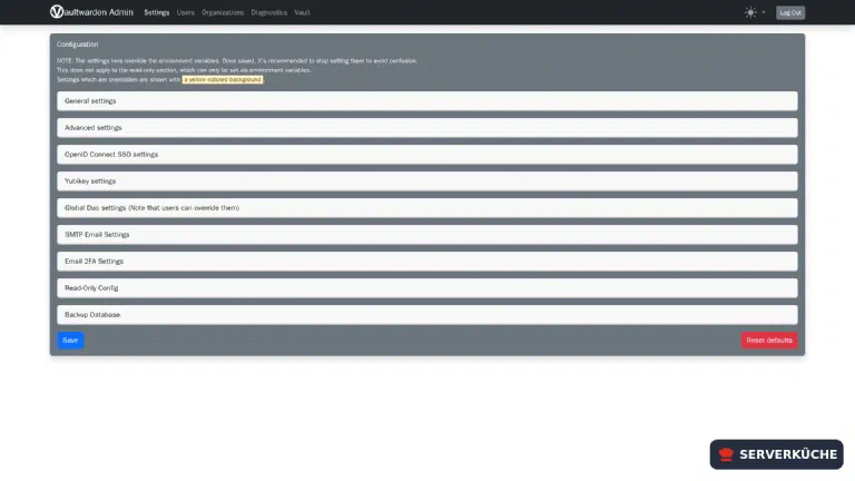 Das Admin-Panel – hier verwaltest du Nutzer, SMTP und globale Einstellungen Das Vaultwarden-Admin-Panel mit den Bereichen General, SMTP Email und Backup Database